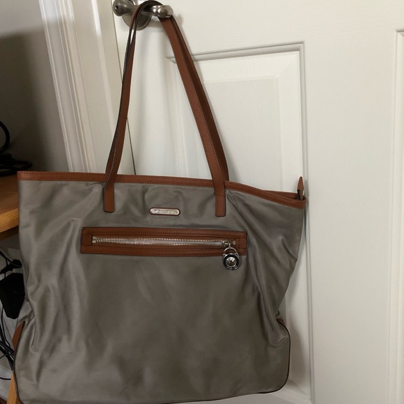 Michael Kors Handbags - Michael Kors Purse